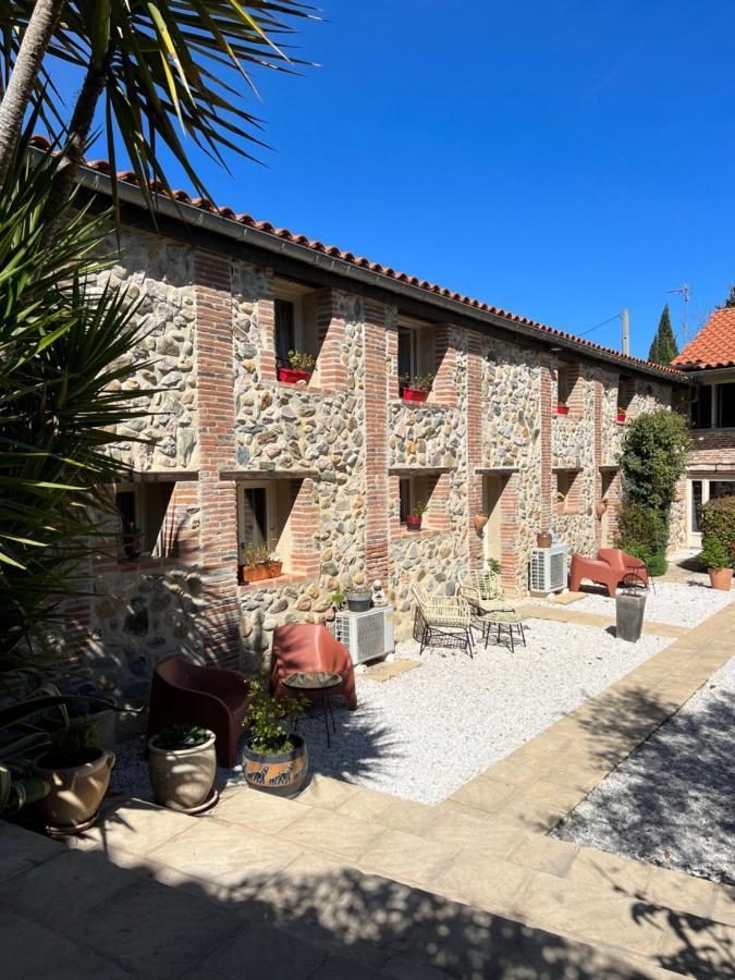Domaine De La Tannerie Chambres D'Hotes Et Appartements Prades  Bagian luar foto