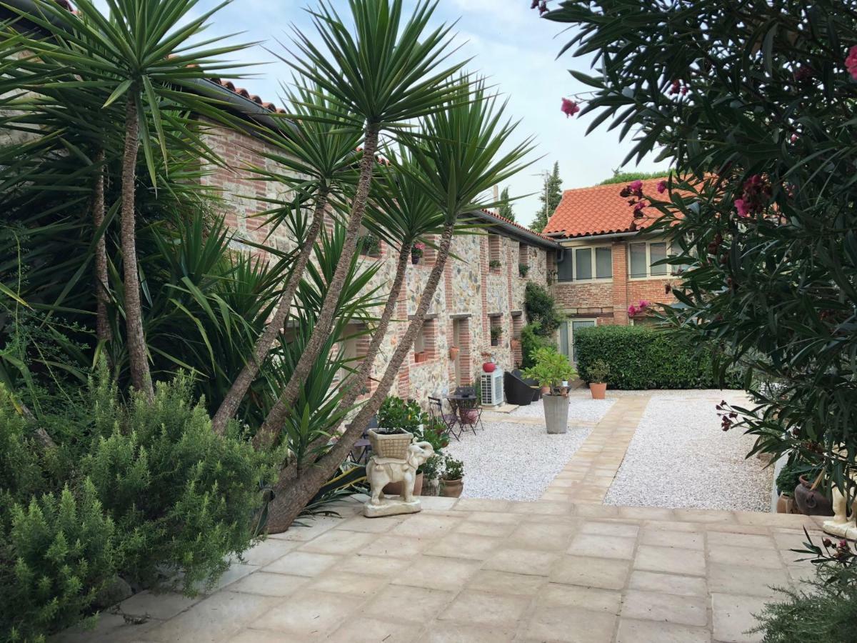 Domaine De La Tannerie Chambres D'Hotes Et Appartements Prades  Bagian luar foto